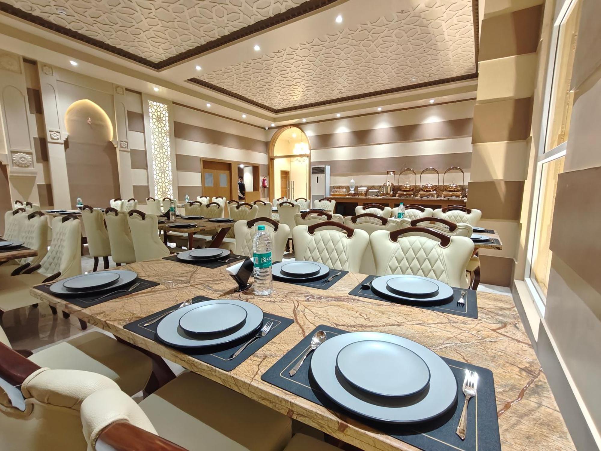 The S Crown Somnath Hotel Exterior foto