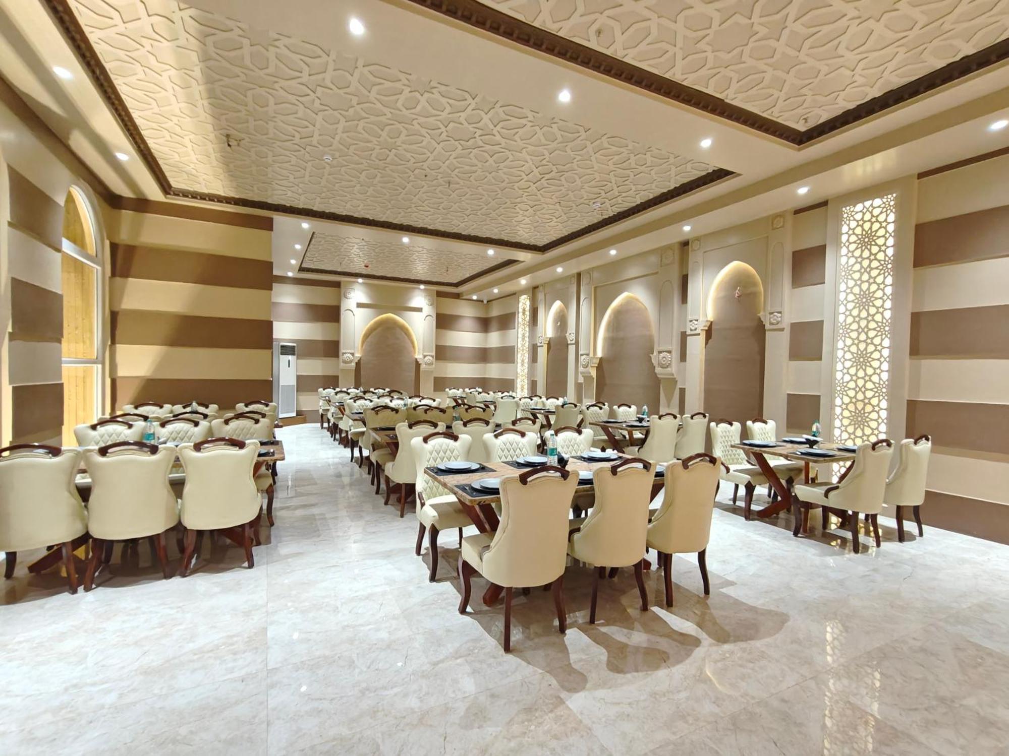 The S Crown Somnath Hotel Exterior foto