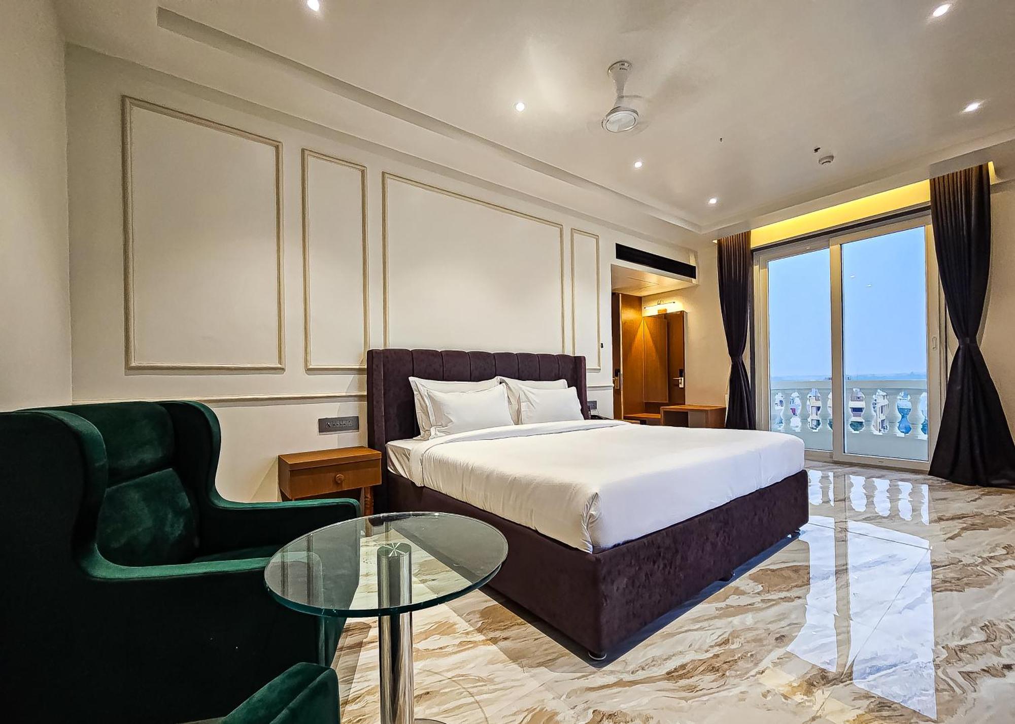 The S Crown Somnath Hotel Exterior foto
